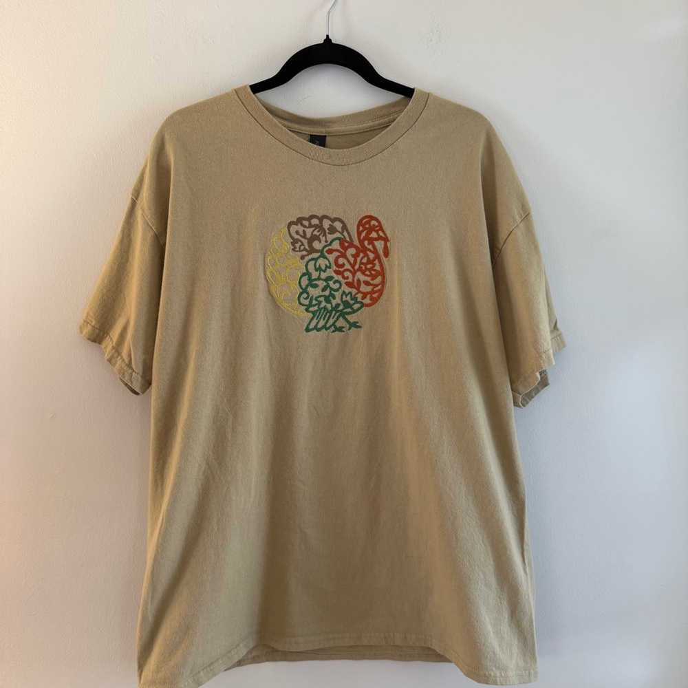 Fall/Thanksgiving themed t-shirt, size XL
